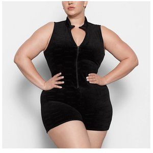 SKIMS Logo print Velour Onesie Romper NWT sz 4x